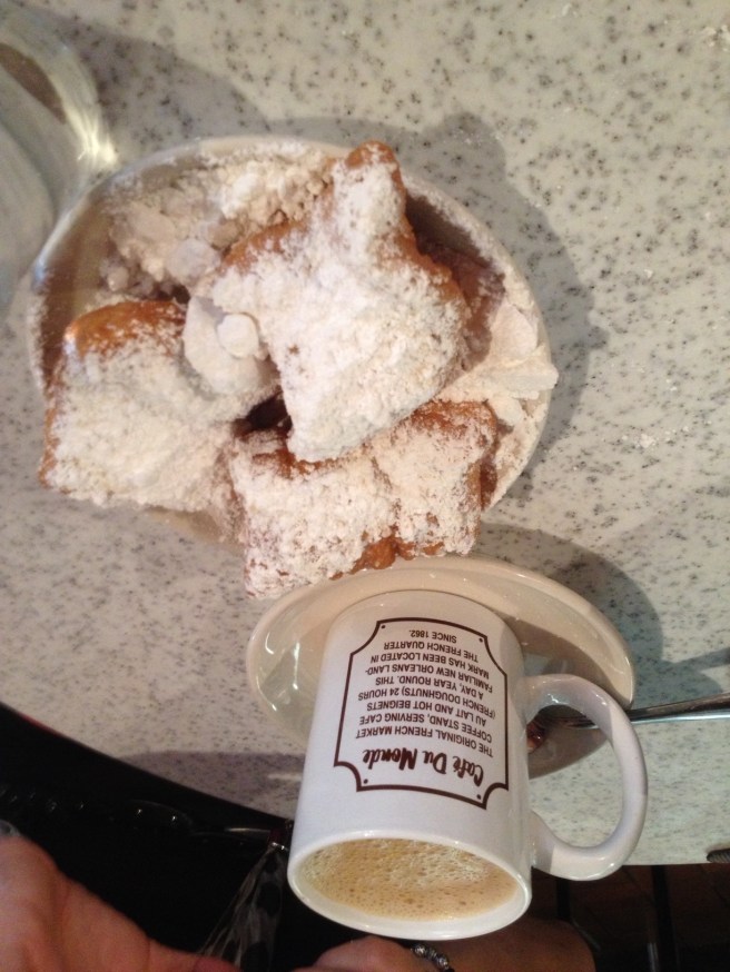 beignets at Cafe Du Monde