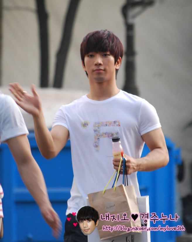 -G-O-go-mblaq-19631452-700-881