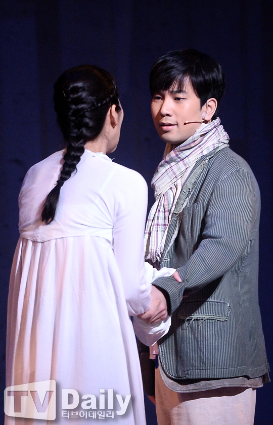 Dong Ho and Song Hwa