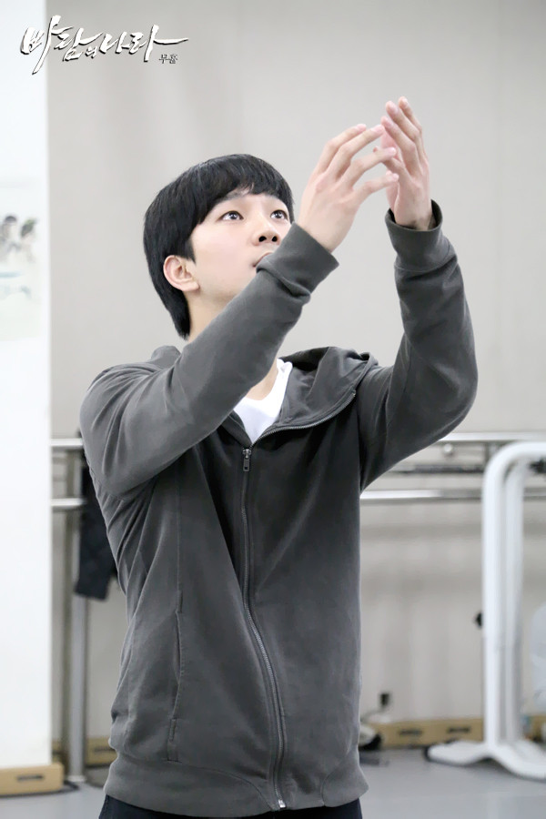 Hodong asking for his sword