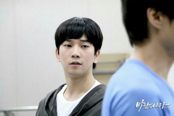 tumblr_n5aw46cYW21tqv96eo1_1280